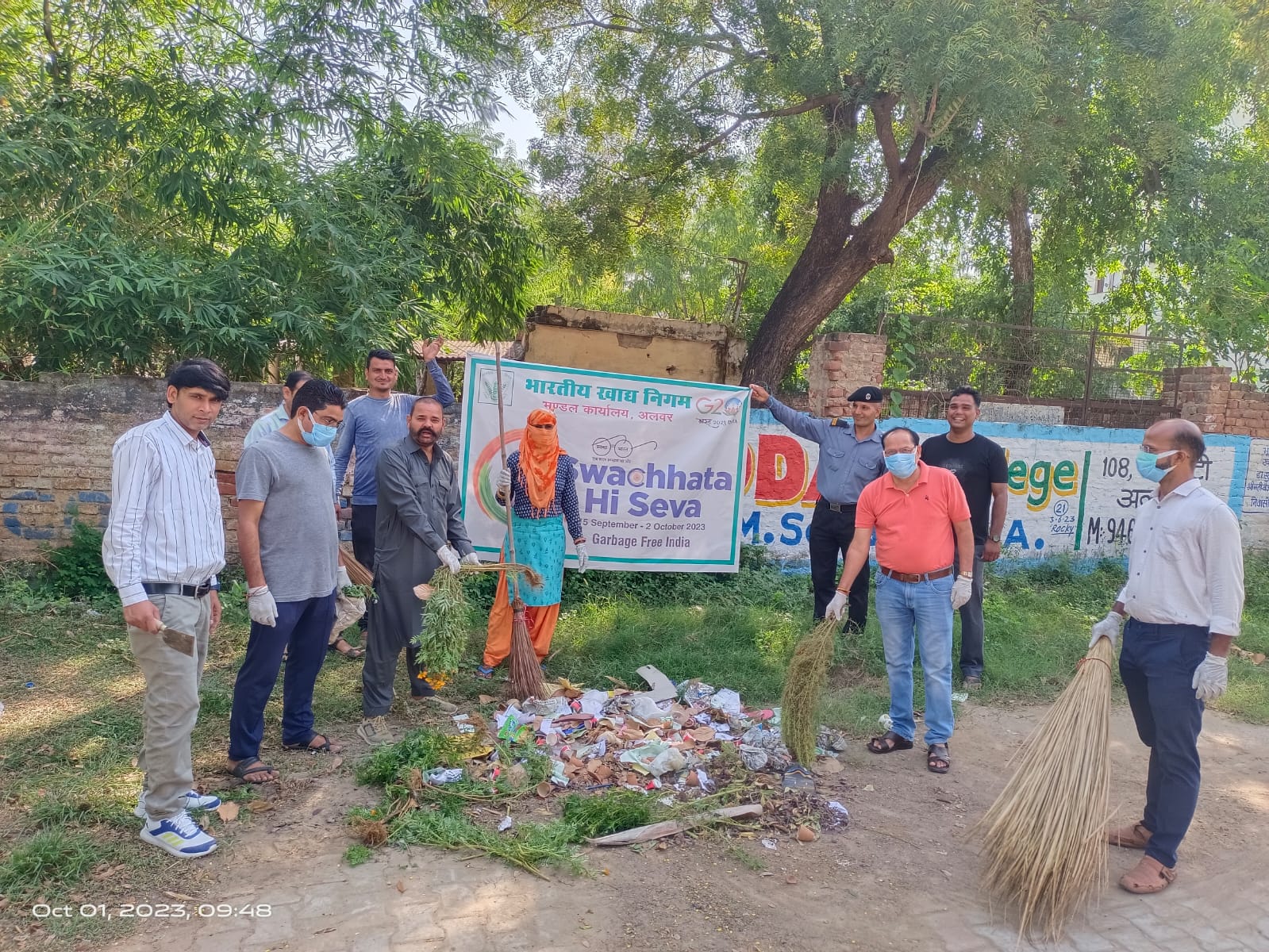 भारतीय खाद्य निगम के मण्डल कार्यालय अलवर में कर्मचारियों ने स्वच्छता अभियान का किया आगाज