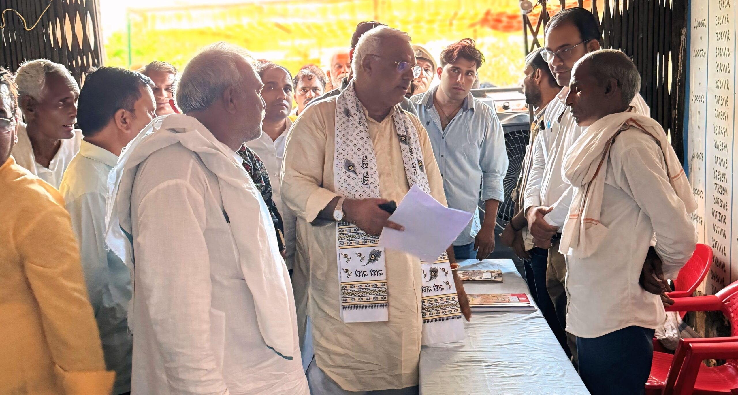 Karauli News: जिला प्रभारी मंत्री ने शेखपुरा में अंत्योदय संबल शिविर का किया निरीक्षण, आमजन से सरकारी योजनाओं का लाभ उठाने की अपील